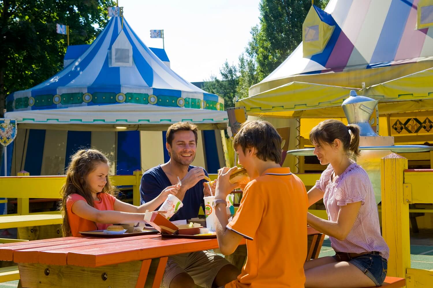 La Halte Des Chevaliers Parc Asterix