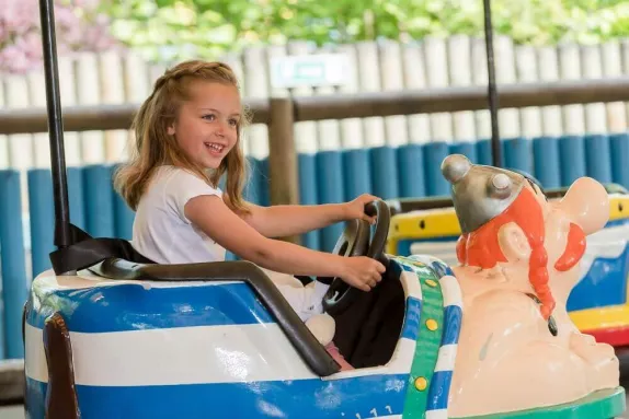 Les petits chars tamponneurs Parc Astérix