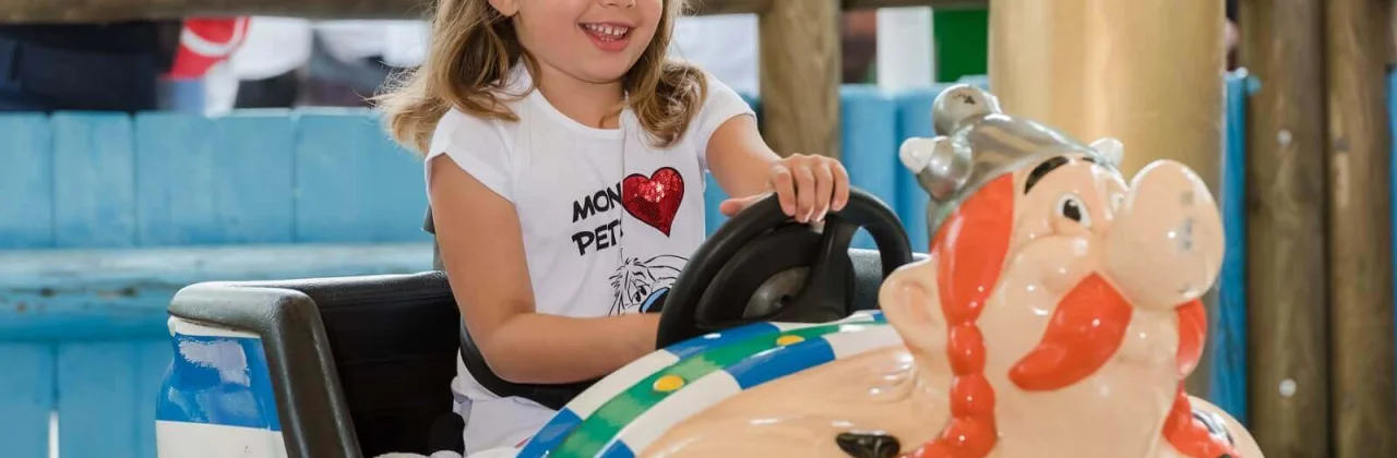 Les petits chars tamponneurs Parc Astérix