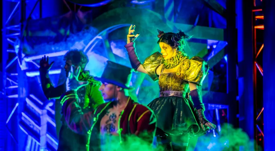 Nouveau spectacle aux Arènes : Exploration, découverte, frayeur en famille.