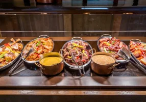 la cite suspendue restaurant la table des druides buffet diner