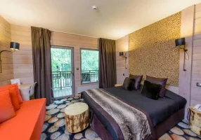 hôtel les trois hiboux parc asterix