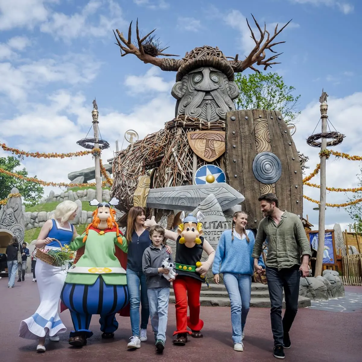 THE WHOLE FAMILY AMUSEMENT PARK IS WAITING FOR YOU!